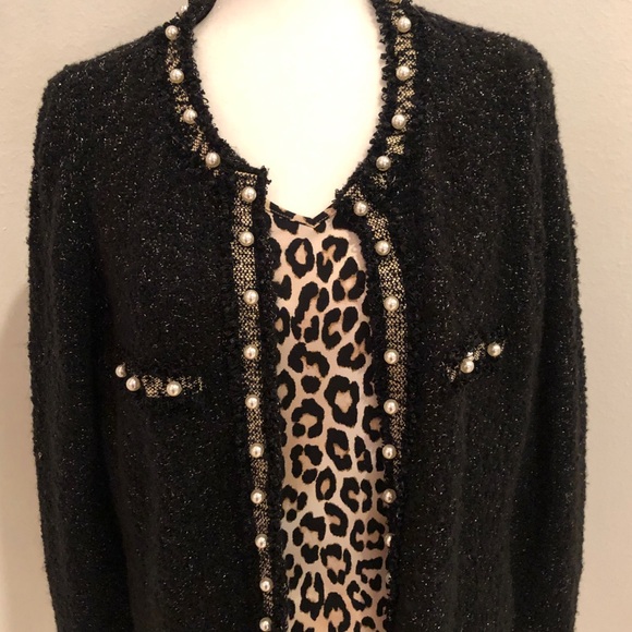 Chico’s size 2 leopard top - Picture 2 of 5